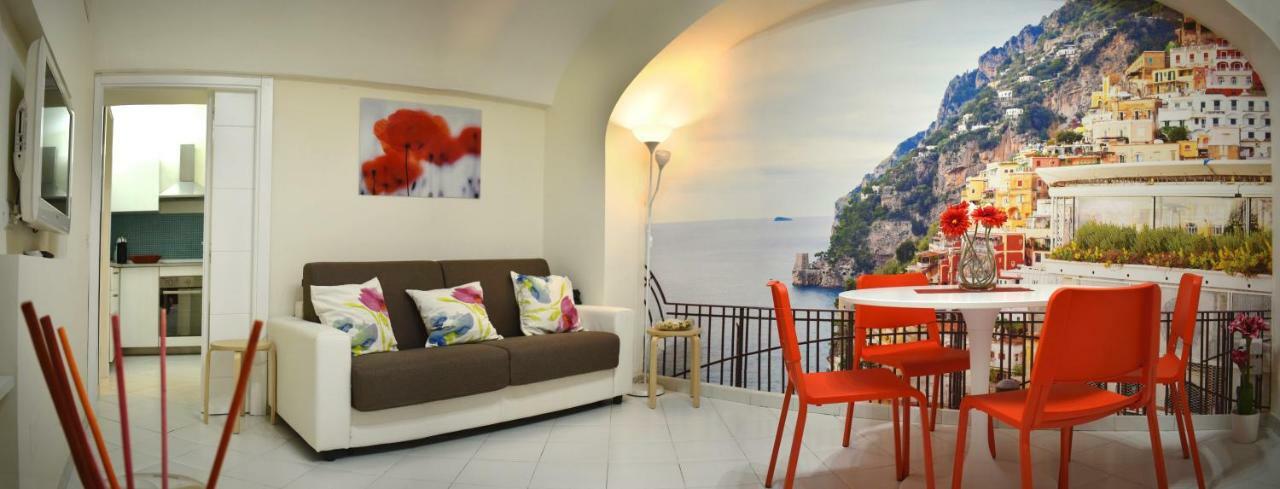 Napoli A Chiaia Apartment ภายนอก รูปภาพ